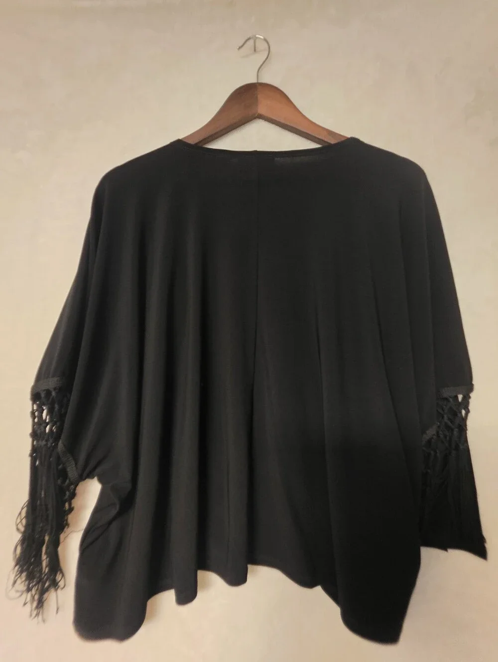 Nina Leonard Black Open-Front Fringe Sleeves Lightweight Shrug Size XL.